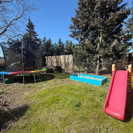Perfekt Fuer Familien - Garten Mit Spielgeraeten, Zwischen & Stadt