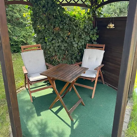Perfekt Fuer Familien - Garten Mit Spielgeraeten, Zwischen & Stadt