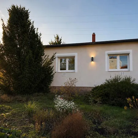 Perfekt Fuer Familien - Garten Mit Spielgeraeten, Zwischen & Stadt